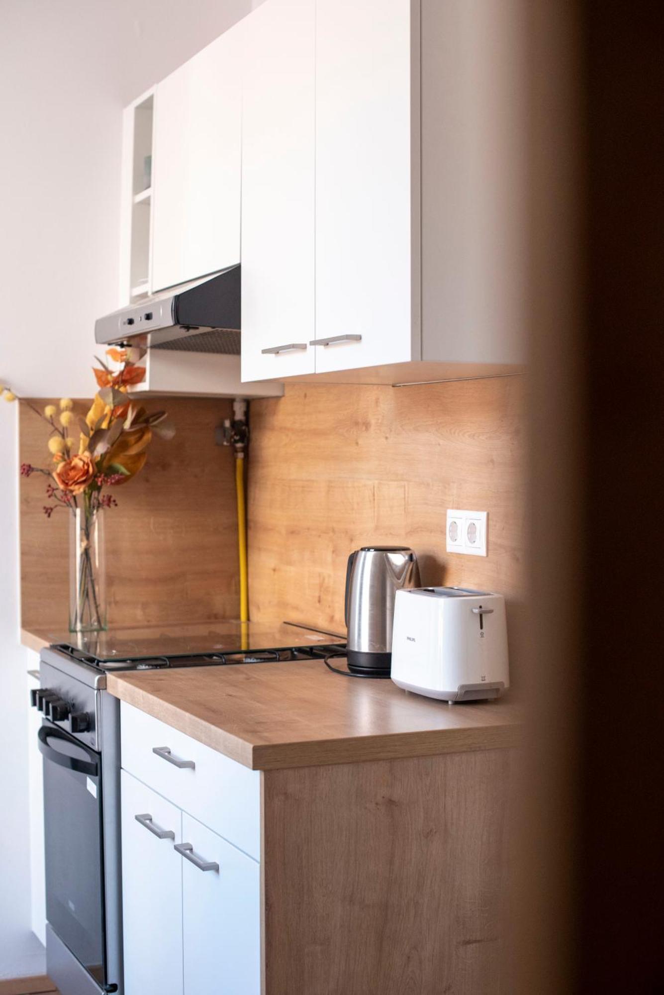 Varfal-Lak Apartman โชพรอน ภายนอก รูปภาพ